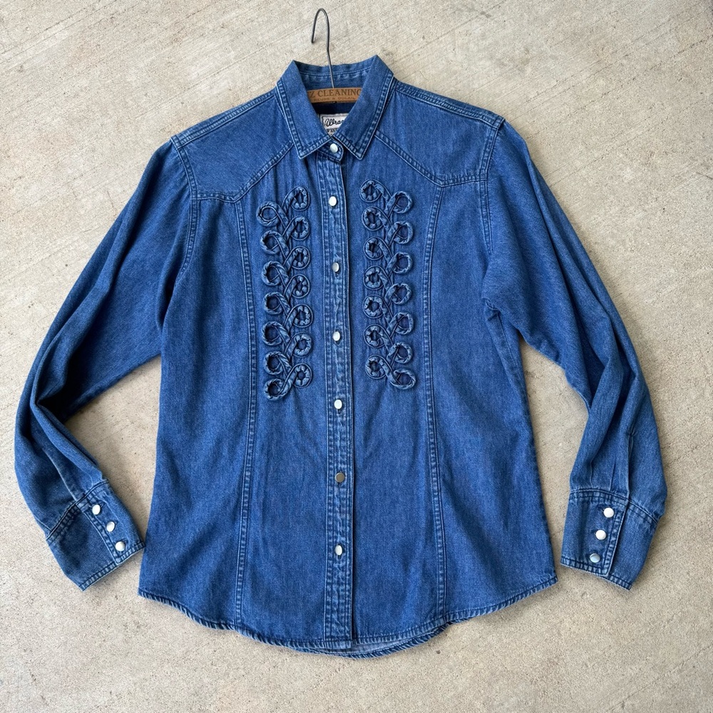 WRANGLER Western Wear for Women 
Blue Denim Long Sleeve Button-Up Shirt